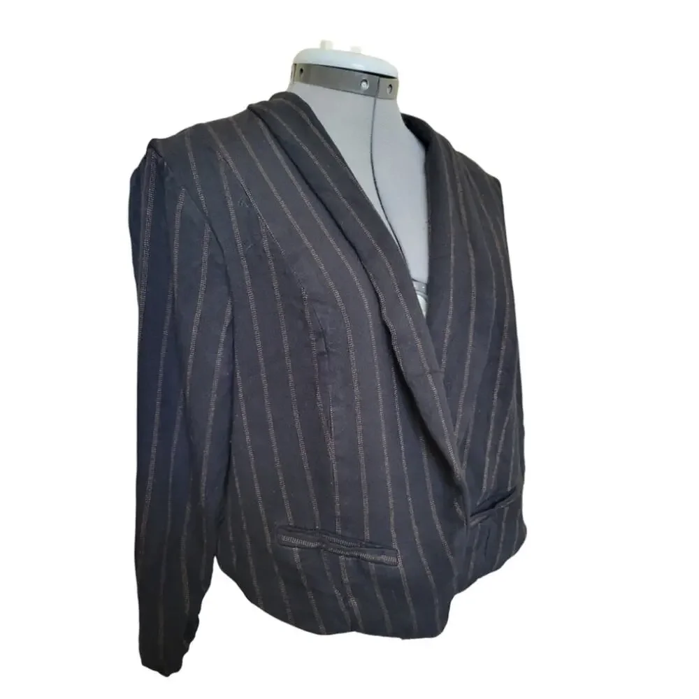 Torrid Pinstripe Crop Blazer Jacket 00 (Equiv Size 8 or M/L) Black Soft